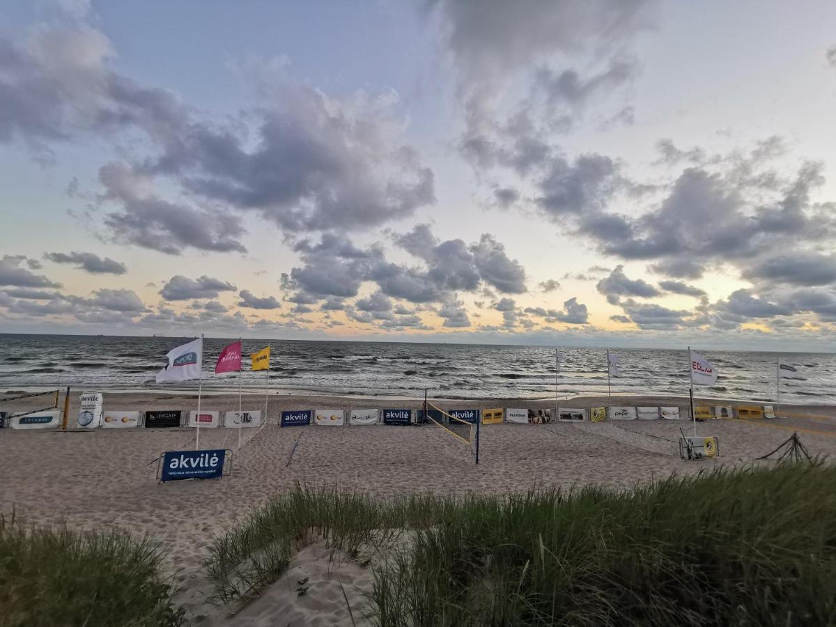 Melnrage Beach Cozy Apartments & Terrace - Pine View Sea Entry Klaipėda Buitenkant foto